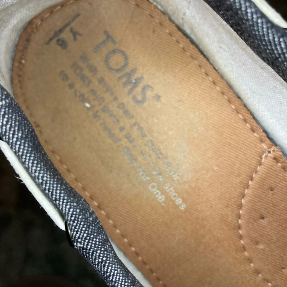 Toms shoes